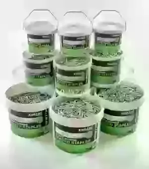 Tub 10KG loose, barbed staples.